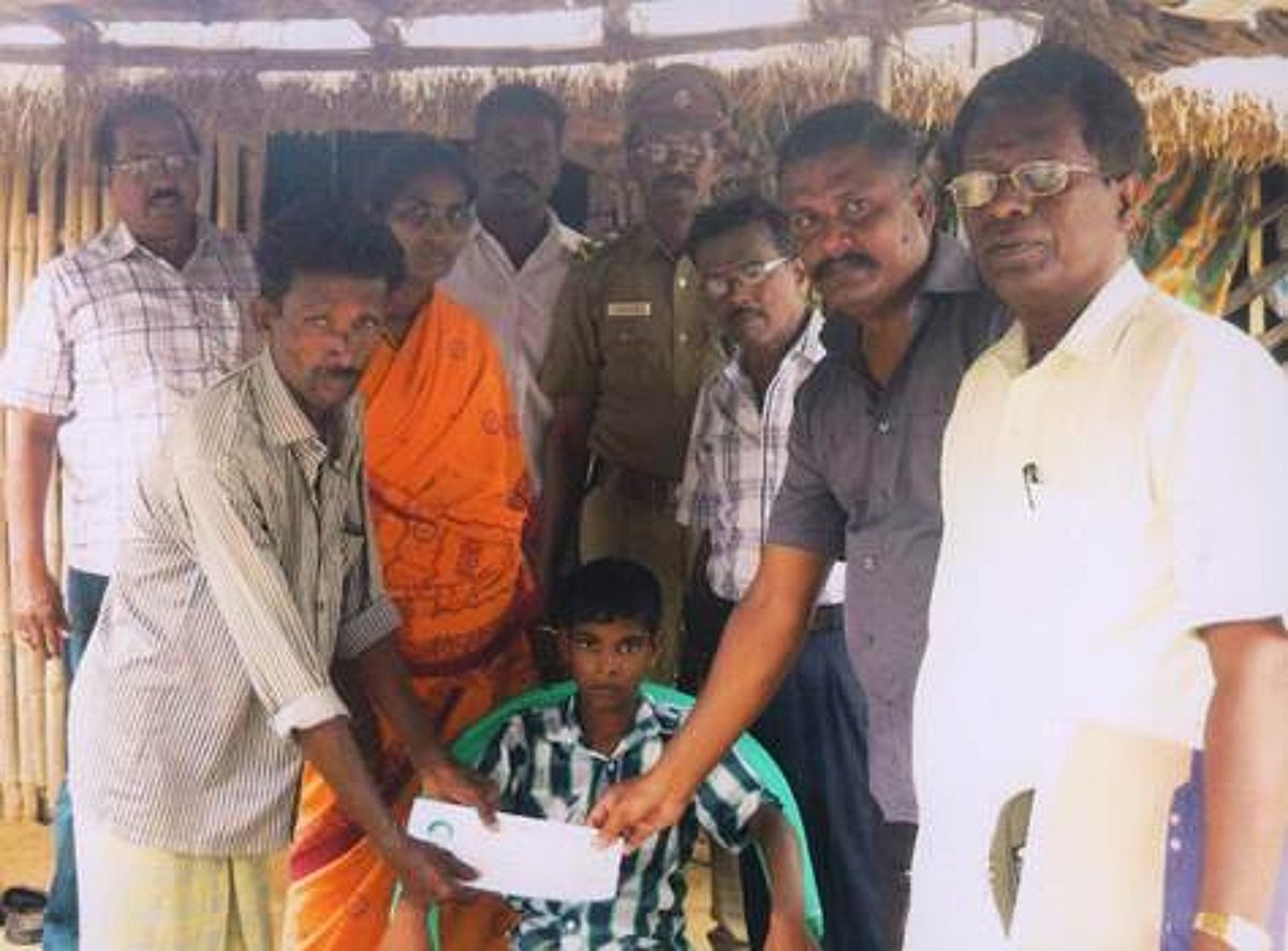 முதலை கடித்து காலை இழந்த மாணவருக்கு ரூ.3 லட்சம் இழப்பீடு